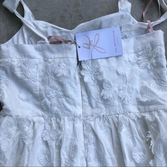 Gal Meets Glam Trudy Dress White Tonal Floral Applique Fit and Flare 8 NWT - Picture 7 of 10